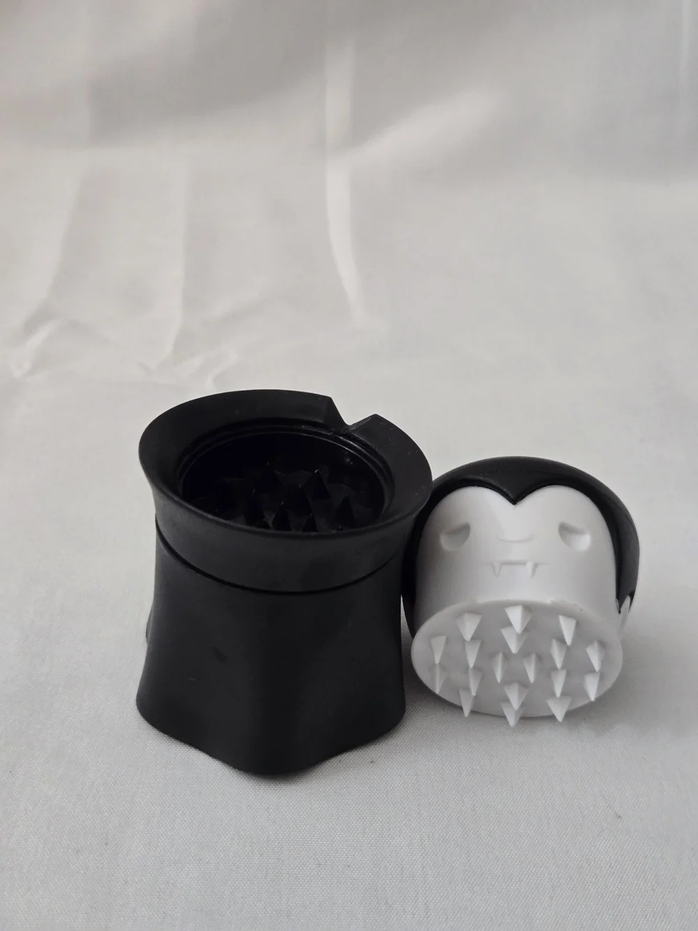 OTOTO Gracula Garlic Crusher Mincer Dracula Vampire Gothic Kitchen Gadget